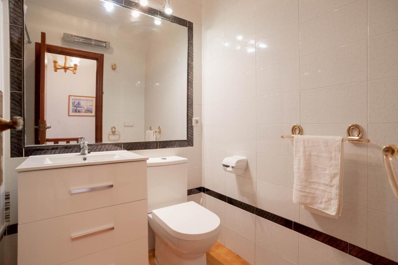 Casa Billarose - Lovely House Overlooking Pool & Walking Distance To The Beach And Restaurants Cabo Roig Bagian luar foto